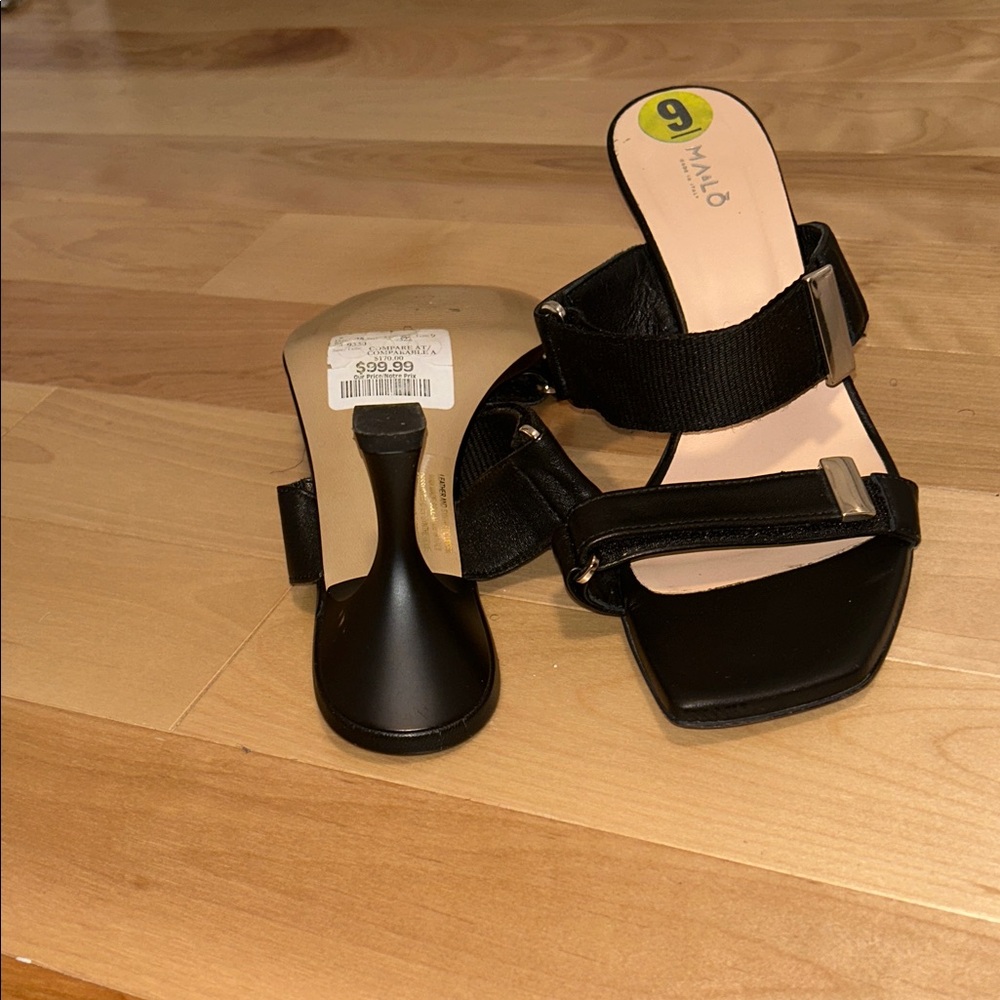 Black Women's Heeled Sandals - Picture 3 of 3